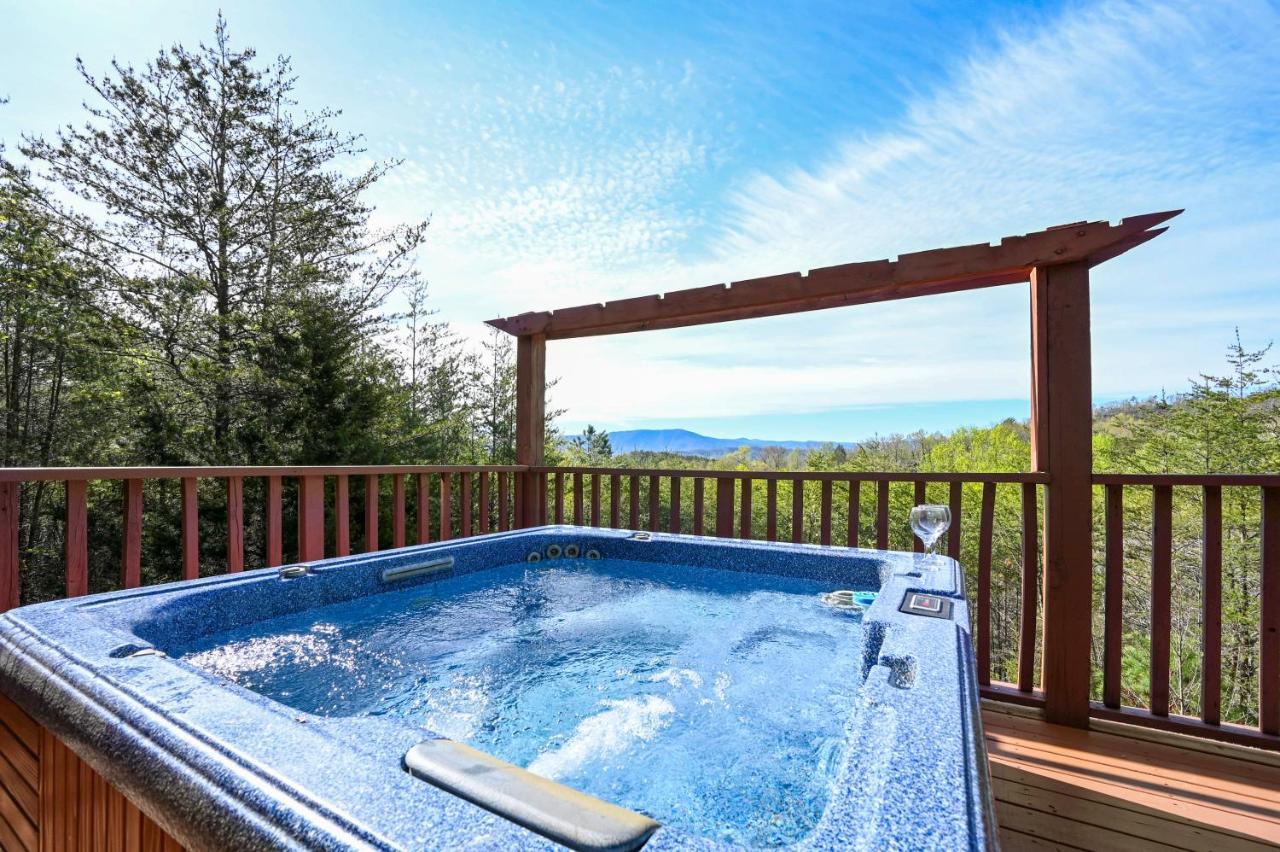 Private Mountain Cabin, Hot Tub Escape In The Smokies, With The View Sevierville Exteriör bild