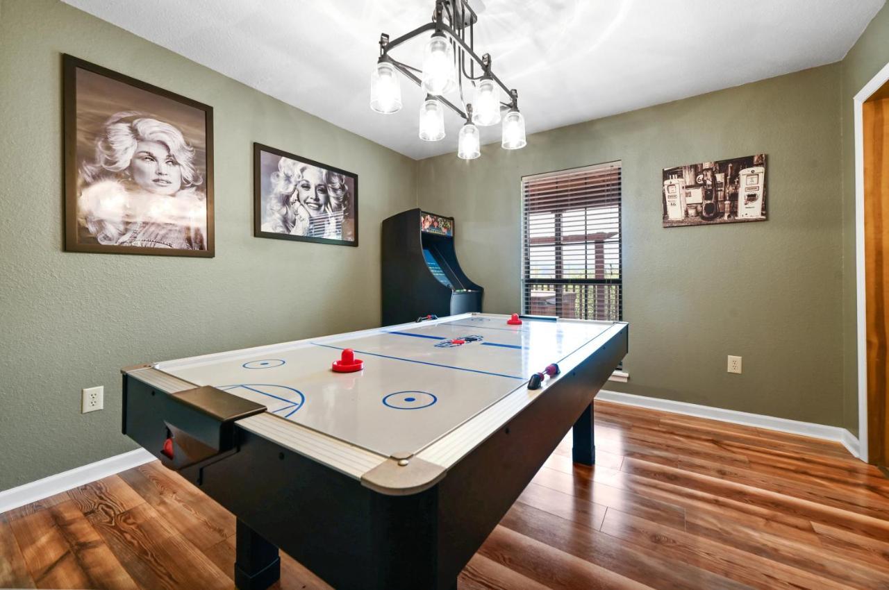Private Mountain Cabin, Hot Tub Escape In The Smokies, With The View Sevierville Exteriör bild