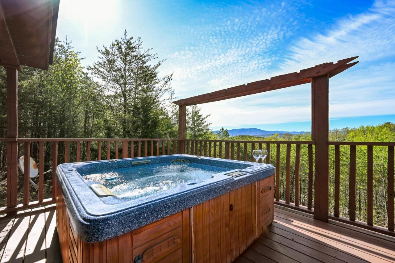 Private Mountain Cabin, Hot Tub Escape In The Smokies, With The View Sevierville Exteriör bild