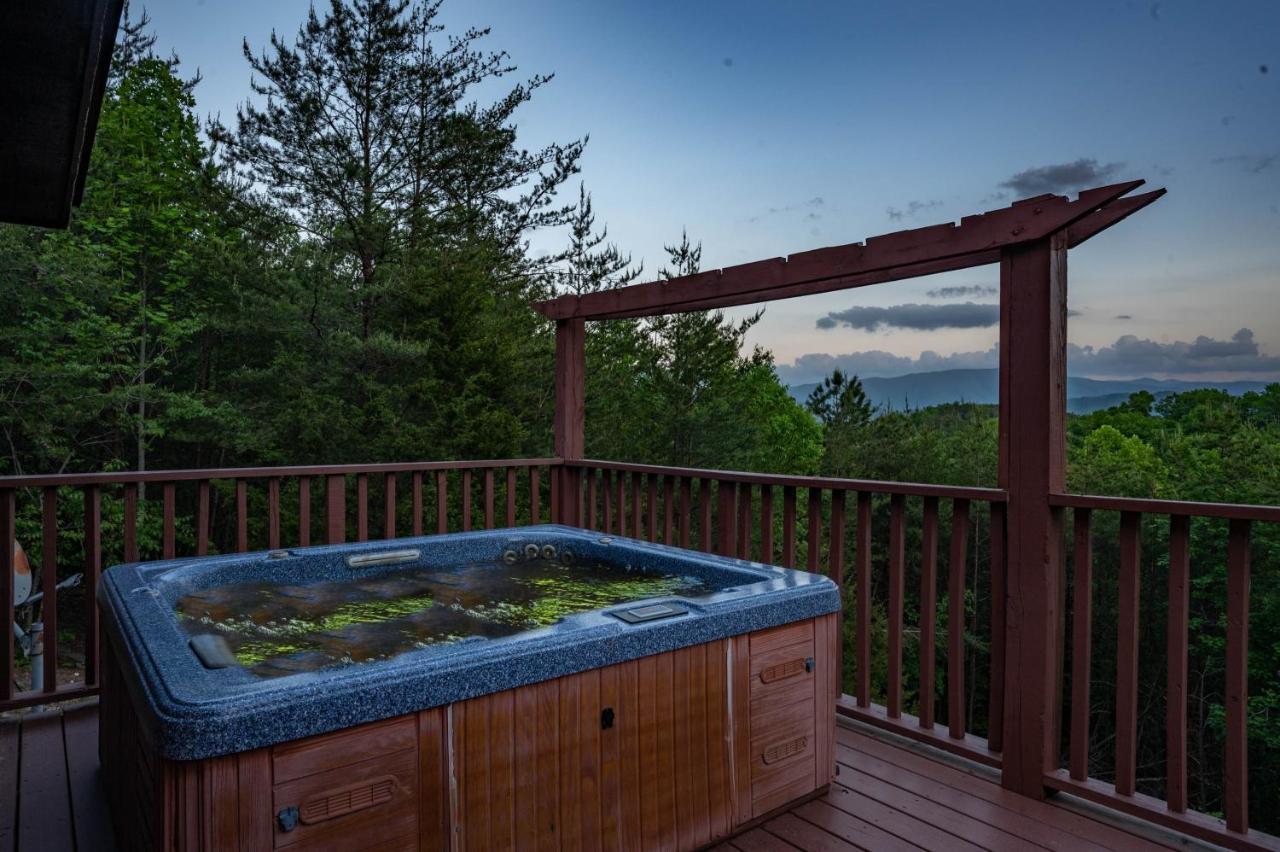 Private Mountain Cabin, Hot Tub Escape In The Smokies, With The View Sevierville Exteriör bild