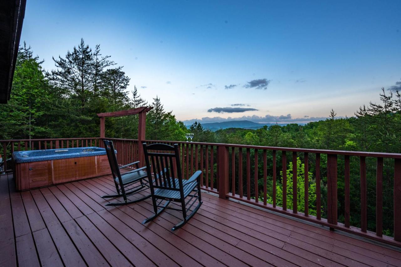 Private Mountain Cabin, Hot Tub Escape In The Smokies, With The View Sevierville Exteriör bild