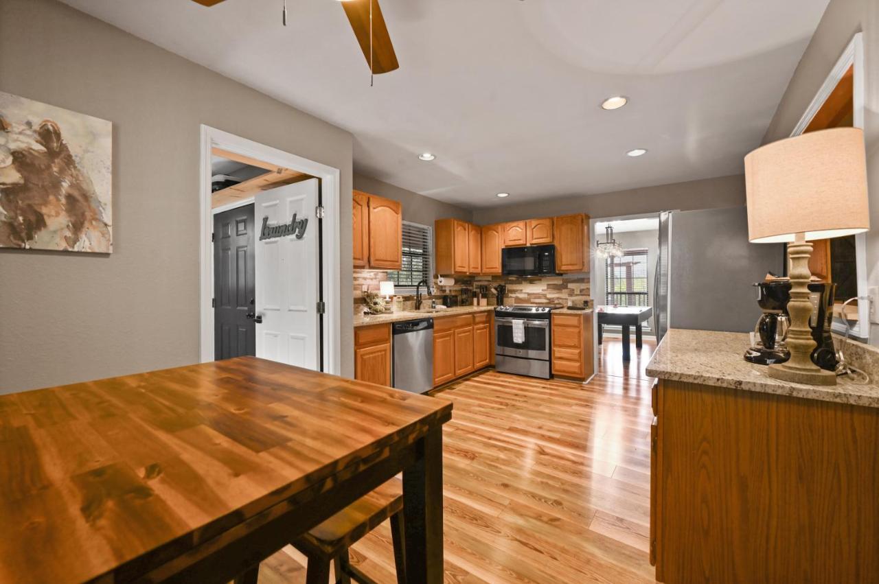 Private Mountain Cabin, Hot Tub Escape In The Smokies, With The View Sevierville Exteriör bild
