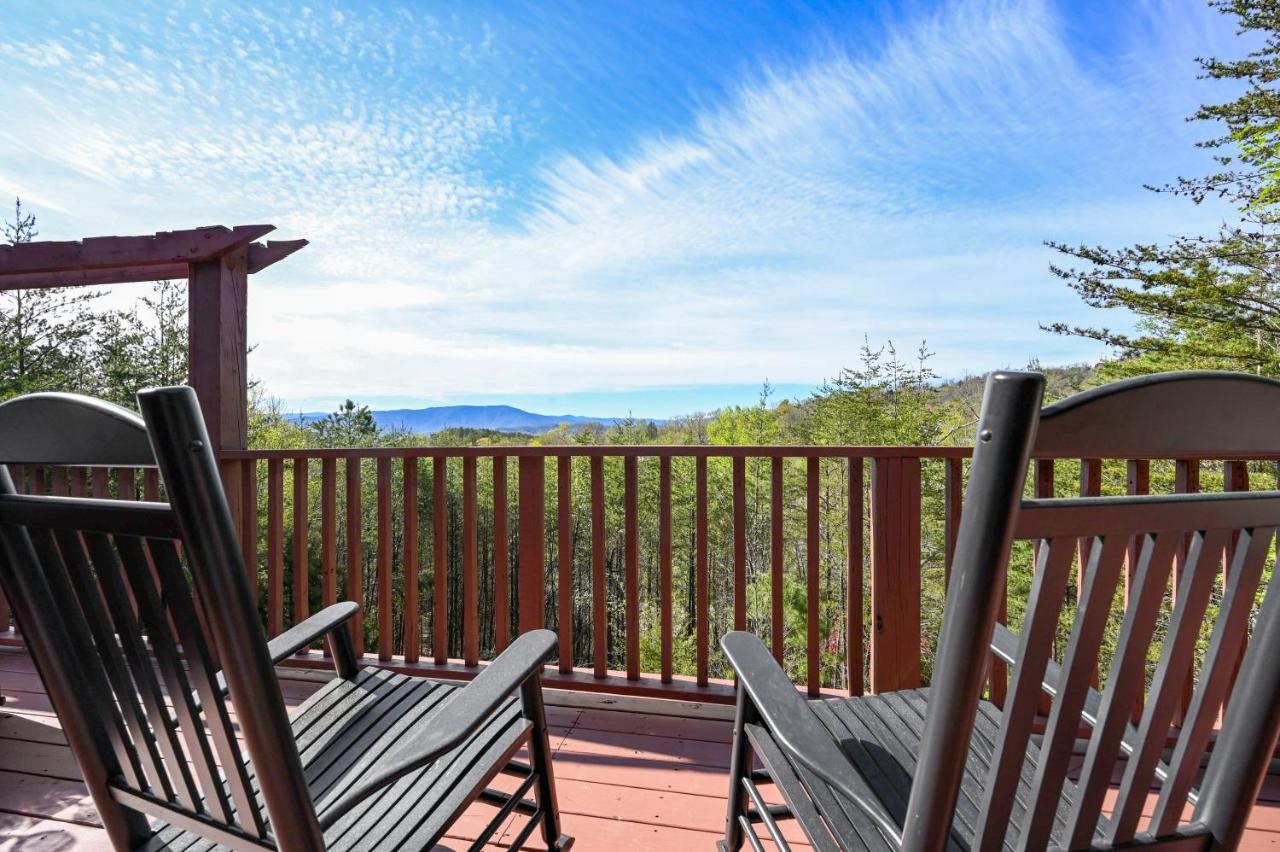 Private Mountain Cabin, Hot Tub Escape In The Smokies, With The View Sevierville Exteriör bild
