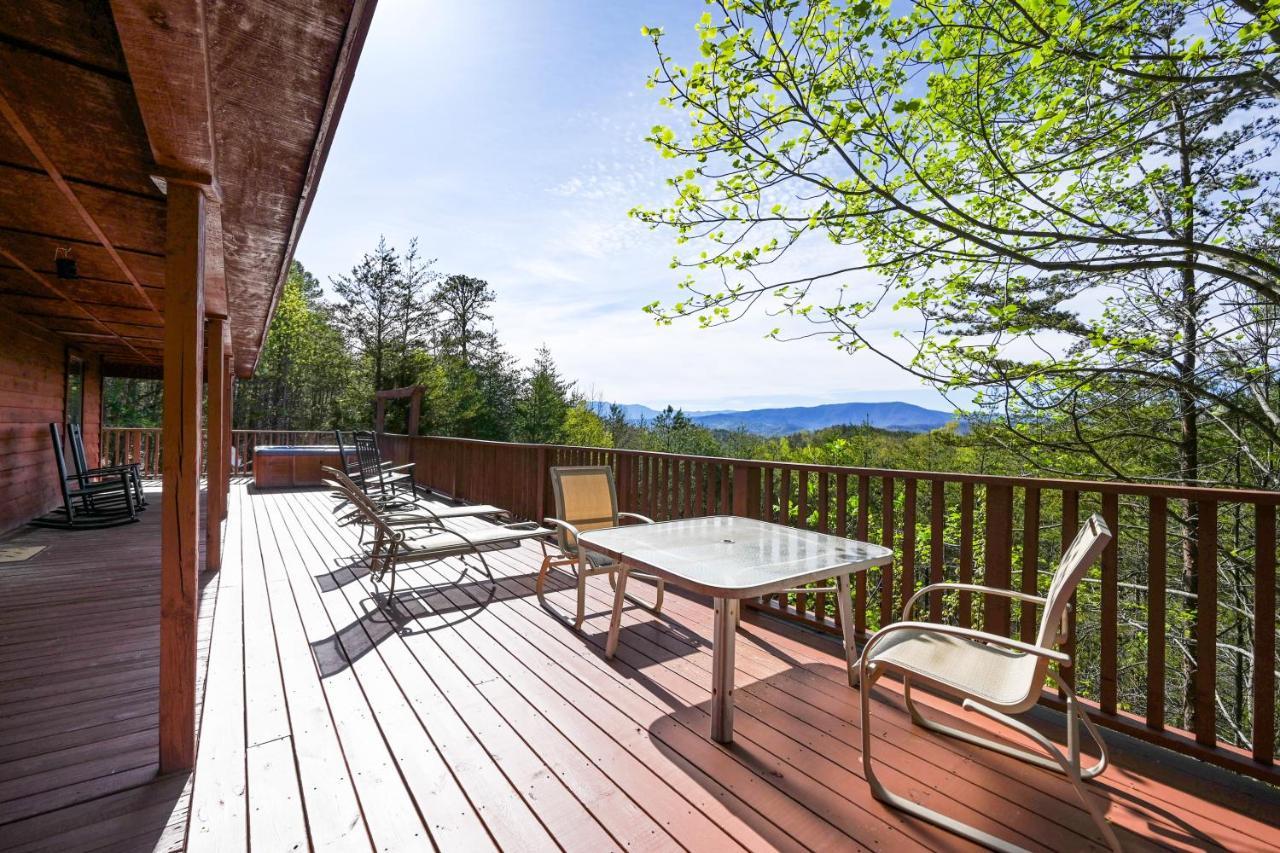 Private Mountain Cabin, Hot Tub Escape In The Smokies, With The View Sevierville Exteriör bild