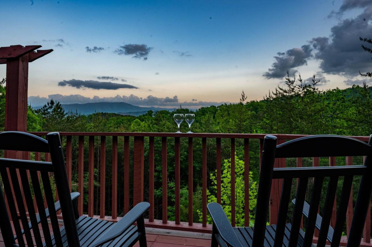Private Mountain Cabin, Hot Tub Escape In The Smokies, With The View Sevierville Exteriör bild