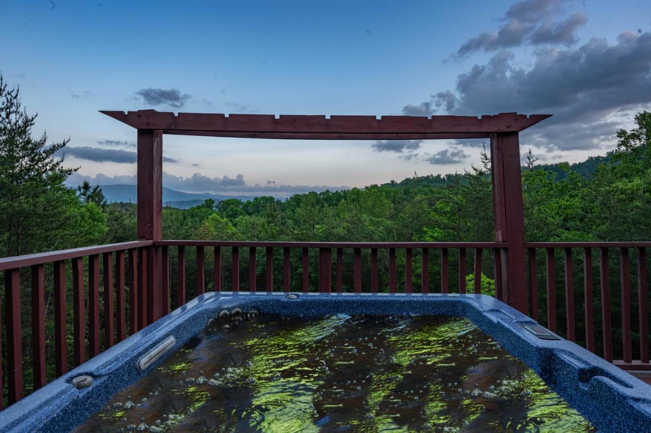 Private Mountain Cabin, Hot Tub Escape In The Smokies, With The View Sevierville Exteriör bild