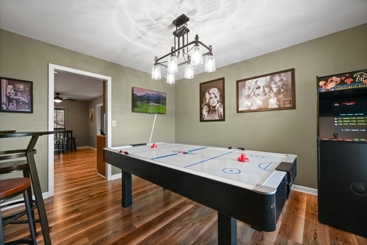 Private Mountain Cabin, Hot Tub Escape In The Smokies, With The View Sevierville Exteriör bild