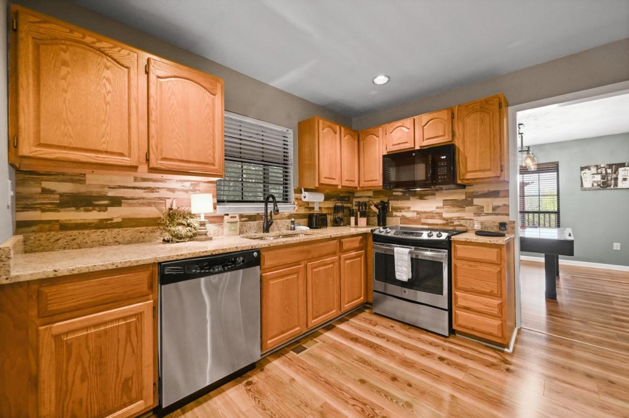 Private Mountain Cabin, Hot Tub Escape In The Smokies, With The View Sevierville Exteriör bild