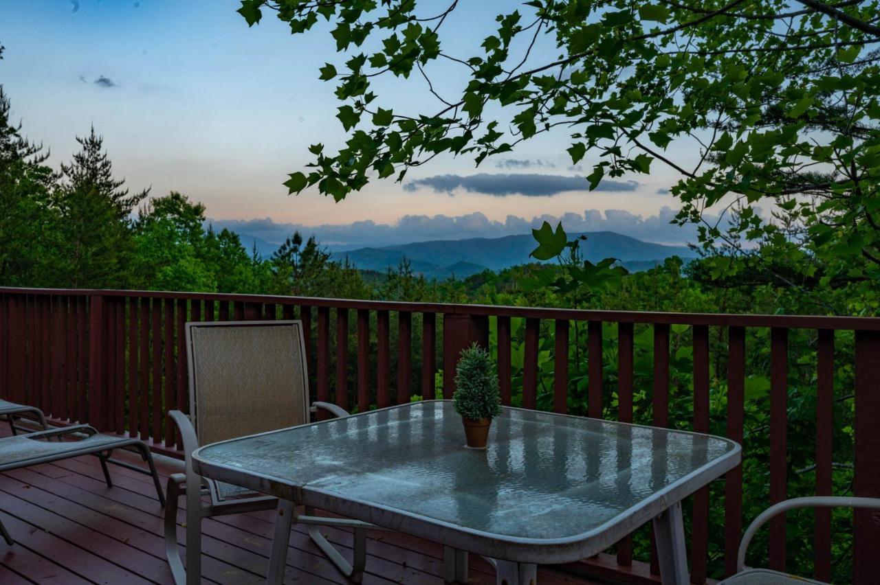 Private Mountain Cabin, Hot Tub Escape In The Smokies, With The View Sevierville Exteriör bild